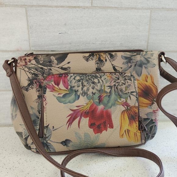 NWOT St. John's Bay Crossbody Purse - Picture 2 of 8